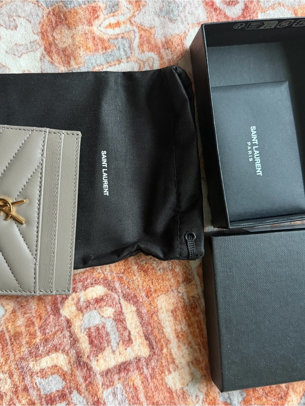 Yves Saint Laurent Poudre Quilted Card Holder with Gold YSL - Picture 2 of 4